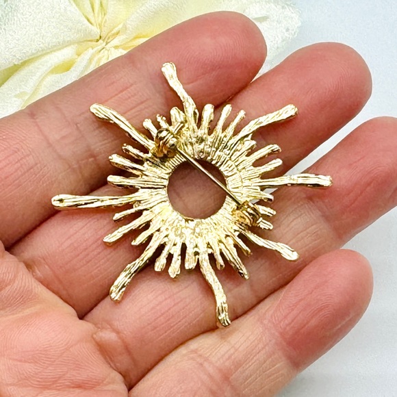 🔥2/$20 Sun Brooch Rhinestone Sun pin - Picture 5 of 8